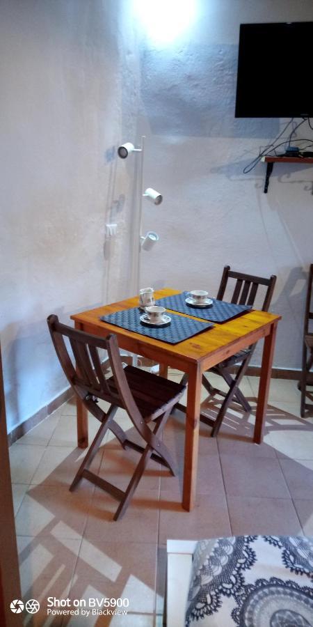 Casa Vittoria Apartment กัลกาตา ภายนอก รูปภาพ
