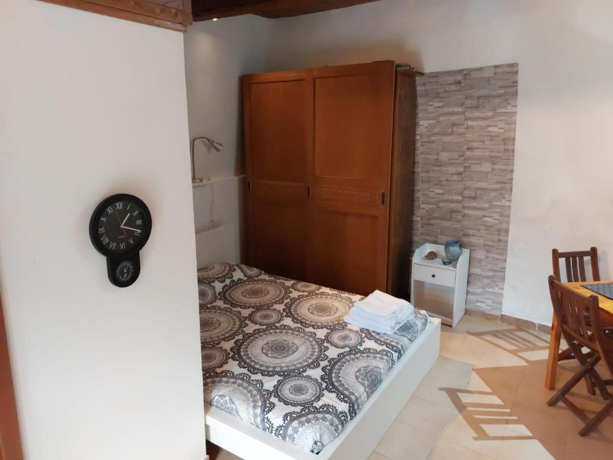 Casa Vittoria Apartment กัลกาตา ภายนอก รูปภาพ